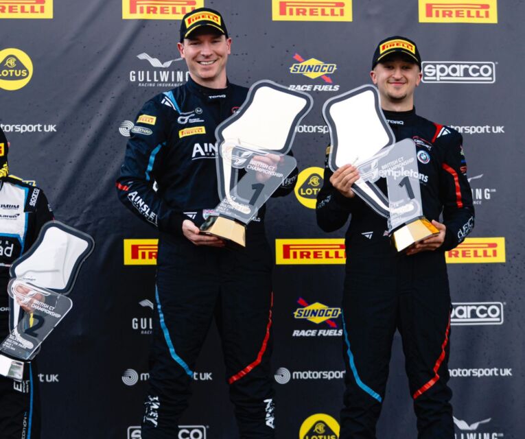 Templeton & Salkeld Extend Championship Lead at Oulton Park