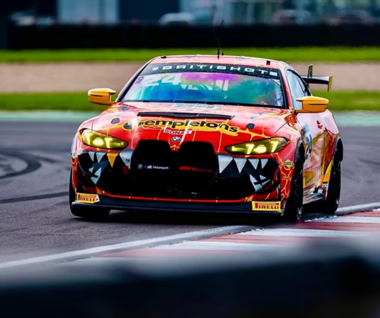 Templeton and Collins to enter Season Finale as GT4 Joint Race Leaders