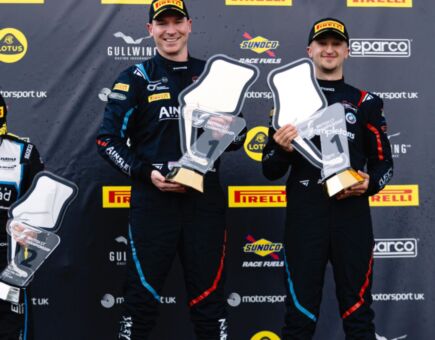 Templeton & Salkeld Extend Championship Lead at Oulton Park